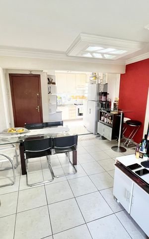 Apartamento à venda com 87m², 3 quartos e 2 vagas Apartamento à venda com 87m², 3 quartos e 2 vagasSala