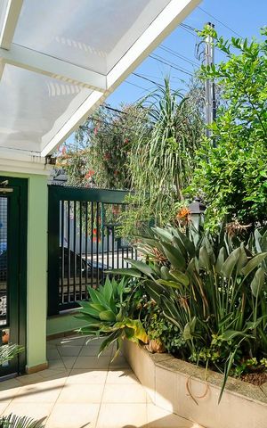 Casa para alugar com 396m², 4 quartos e 6 vagasEntrada