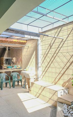 Casa para alugar com 396m², 4 quartos e 6 vagasQuintal