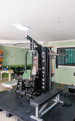 Casa para alugar com 396m², 4 quartos e 6 vagasQuintal