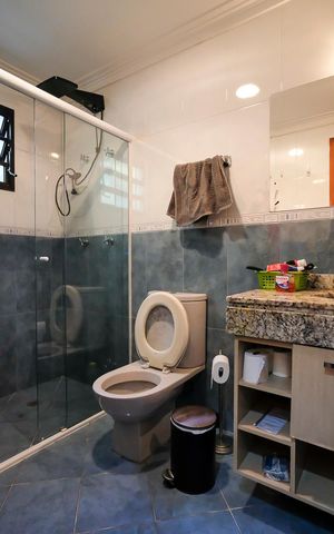 Casa para alugar com 396m², 4 quartos e 6 vagasBanheiro da suíte 2