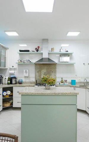 Casa para alugar com 396m², 4 quartos e 6 vagasCozinha