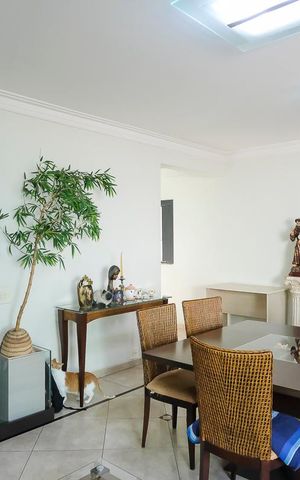 Casa para alugar com 396m², 4 quartos e 6 vagasSala