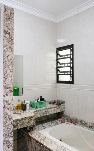 Casa para alugar com 396m², 4 quartos e 6 vagasBanheiro
