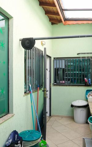 Casa para alugar com 396m², 4 quartos e 6 vagasÁrea de serviço
