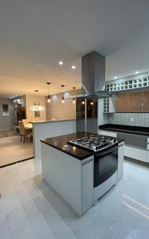 Casa de condomínio à venda com 308m², 3 quartos e 3 vagas