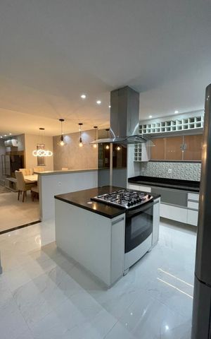 Casa de condomínio à venda com 308m², 3 quartos e 3 vagas