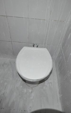 Casa à venda com 66m², 2 quartos e 2 vagasBanheiro