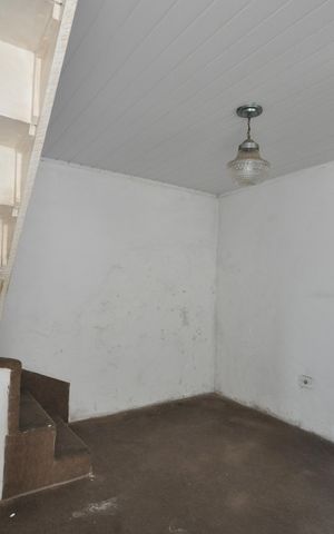 Casa à venda com 66m², 2 quartos e 2 vagasSala
