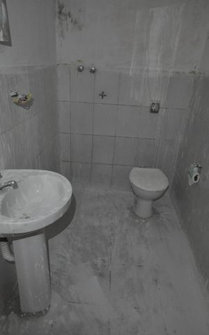 Casa à venda com 66m², 2 quartos e 2 vagasBanheiro