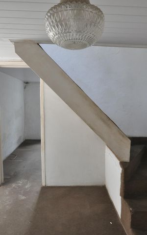 Casa à venda com 66m², 2 quartos e 2 vagasSala