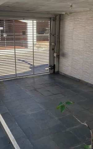 Casa à venda com 195m², 4 quartos e 2 vagasÁrea externa