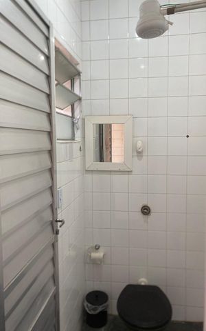 Casa à venda com 195m², 4 quartos e 2 vagasBanheiro