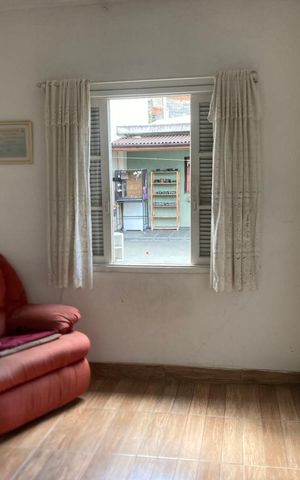 Casa à venda com 195m², 4 quartos e 2 vagasQuarto