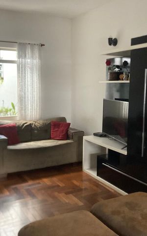 Casa à venda com 195m², 4 quartos e 2 vagasSala