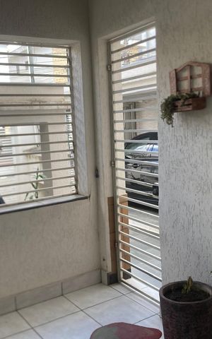 Casa à venda com 195m², 4 quartos e 2 vagasÁrea externa