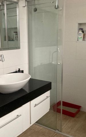 Casa à venda com 195m², 4 quartos e 2 vagasBanheiro
