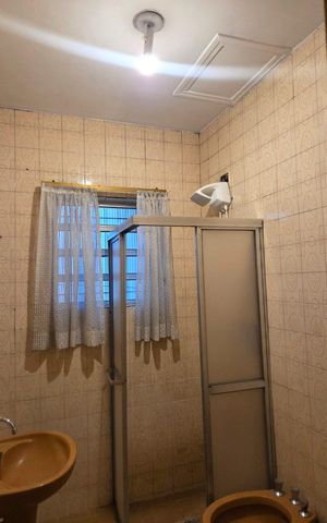 Casa à venda com 144m², 3 quartos e 1 vaga Casa à venda com 144m², 3 quartos e 1 vagaBanheiro 1