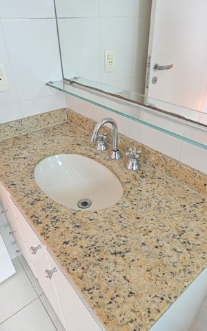 Apartamento para alugar com 165m², 4 quartos e 3 vagasBanheiro da Suíte 2
