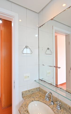 Apartamento para alugar com 165m², 4 quartos e 3 vagasBanheiro da Suíte 1