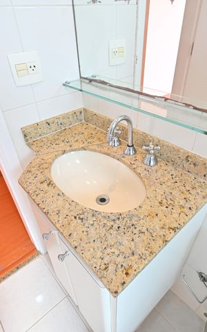 Apartamento para alugar com 165m², 4 quartos e 3 vagasBanheiro da Suíte 1