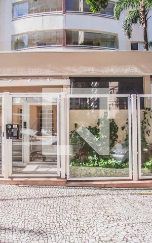 Apartamento para alugar com 165m², 4 quartos e 3 vagas Apartamento para alugar com 165m², 4 quartos e 3 vagasFachada