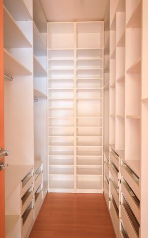 Apartamento à venda com 98m², 2 quartos e 1 vagaCloset da suíte 1