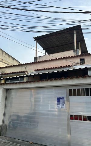 Casa à venda com 112m², 2 quartos e 1 vaga Casa à venda com 112m², 2 quartos e 1 vagaFachada