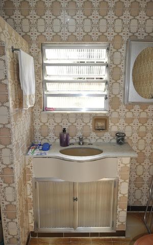 Casa à venda com 112m², 2 quartos e 1 vagaBanheiro