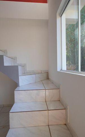 Casa para alugar com 56m², 2 quartos e 1 vagaEscada de Acesso a Cobertura 