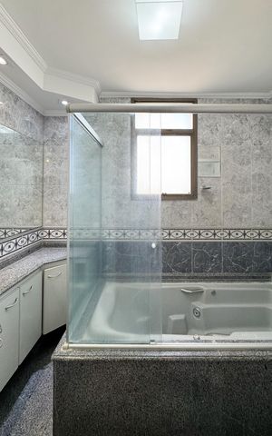 Apartamento à venda com 230m², 3 quartos e 3 vagas Apartamento à venda com 230m², 3 quartos e 3 vagasBanheiro - Suíte 3