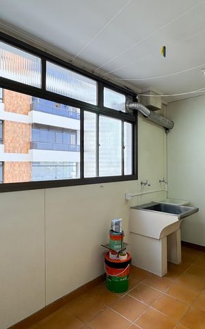 Apartamento à venda com 230m², 3 quartos e 3 vagas Apartamento à venda com 230m², 3 quartos e 3 vagasÁrea de Serviço