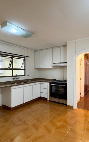 Apartamento à venda com 230m², 3 quartos e 3 vagas Apartamento à venda com 230m², 3 quartos e 3 vagasCozinha