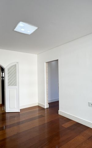Apartamento à venda com 230m², 3 quartos e 3 vagas Apartamento à venda com 230m², 3 quartos e 3 vagasSala