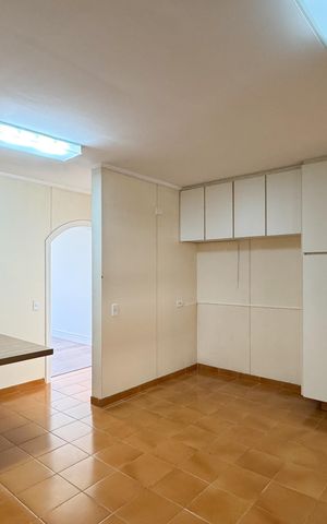 Apartamento à venda com 230m², 3 quartos e 3 vagas Apartamento à venda com 230m², 3 quartos e 3 vagasCozinha