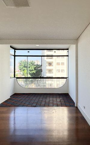 Apartamento à venda com 230m², 3 quartos e 3 vagas Apartamento à venda com 230m², 3 quartos e 3 vagasSala