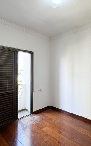 Apartamento à venda com 230m², 3 quartos e 3 vagas Apartamento à venda com 230m², 3 quartos e 3 vagasSuíte 2