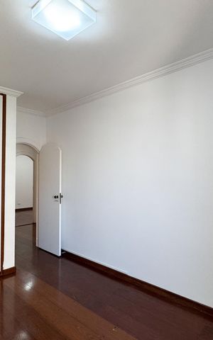 Apartamento à venda com 230m², 3 quartos e 3 vagas Apartamento à venda com 230m², 3 quartos e 3 vagasQuarto
