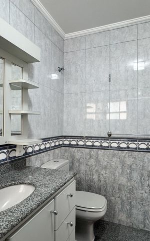 Apartamento à venda com 230m², 3 quartos e 3 vagas Apartamento à venda com 230m², 3 quartos e 3 vagasBanheiro - Suíte 1