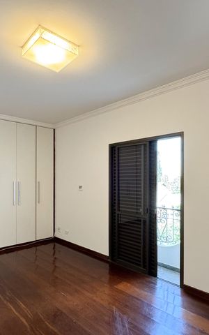 Apartamento à venda com 230m², 3 quartos e 3 vagas Apartamento à venda com 230m², 3 quartos e 3 vagasSuíte 3