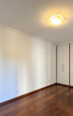 Apartamento à venda com 230m², 3 quartos e 3 vagas Apartamento à venda com 230m², 3 quartos e 3 vagasSuíte 3