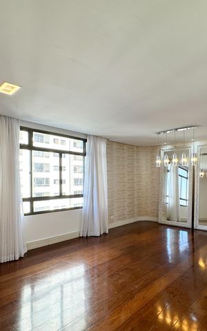 Apartamento à venda com 230m², 3 quartos e 3 vagas Apartamento à venda com 230m², 3 quartos e 3 vagasSala de Jantar