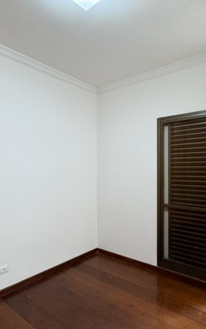 Apartamento à venda com 230m², 3 quartos e 3 vagas Apartamento à venda com 230m², 3 quartos e 3 vagasSuíte 1