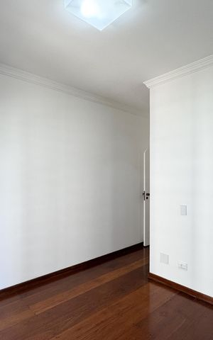 Apartamento à venda com 230m², 3 quartos e 3 vagas Apartamento à venda com 230m², 3 quartos e 3 vagasSuíte 2