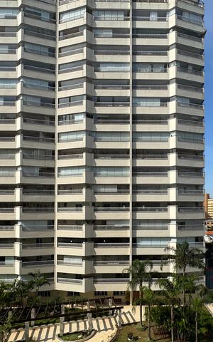 Apartamento à venda com 230m², 3 quartos e 3 vagas Apartamento à venda com 230m², 3 quartos e 3 vagasVista - Quarto
