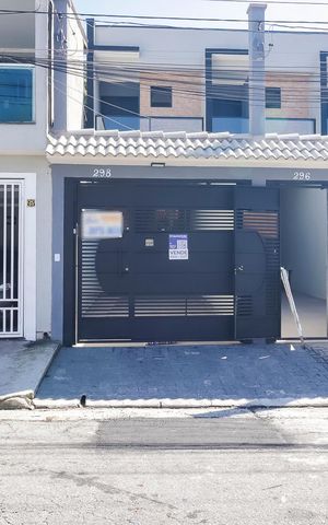 Casa à venda com 116m², 3 quartos e 2 vagasFachada