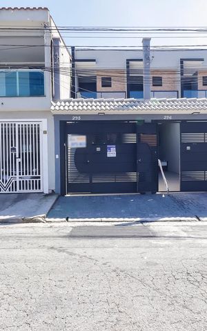 Casa à venda com 116m², 3 quartos e 2 vagasFachada