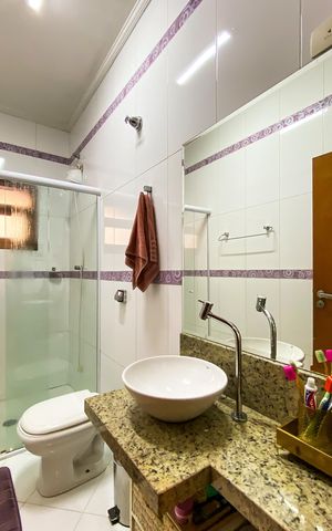 Casa à venda com 240m², 6 quartos e 3 vagas Casa à venda com 240m², 6 quartos e 3 vagasCasa 2 - Banheiro social
