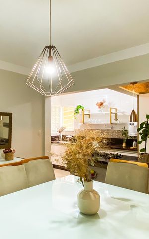 Casa à venda com 240m², 6 quartos e 3 vagas Casa à venda com 240m², 6 quartos e 3 vagasCozinha