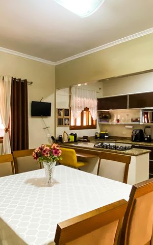 Casa à venda com 240m², 6 quartos e 3 vagas Casa à venda com 240m², 6 quartos e 3 vagasCasa 2 - Cozinha